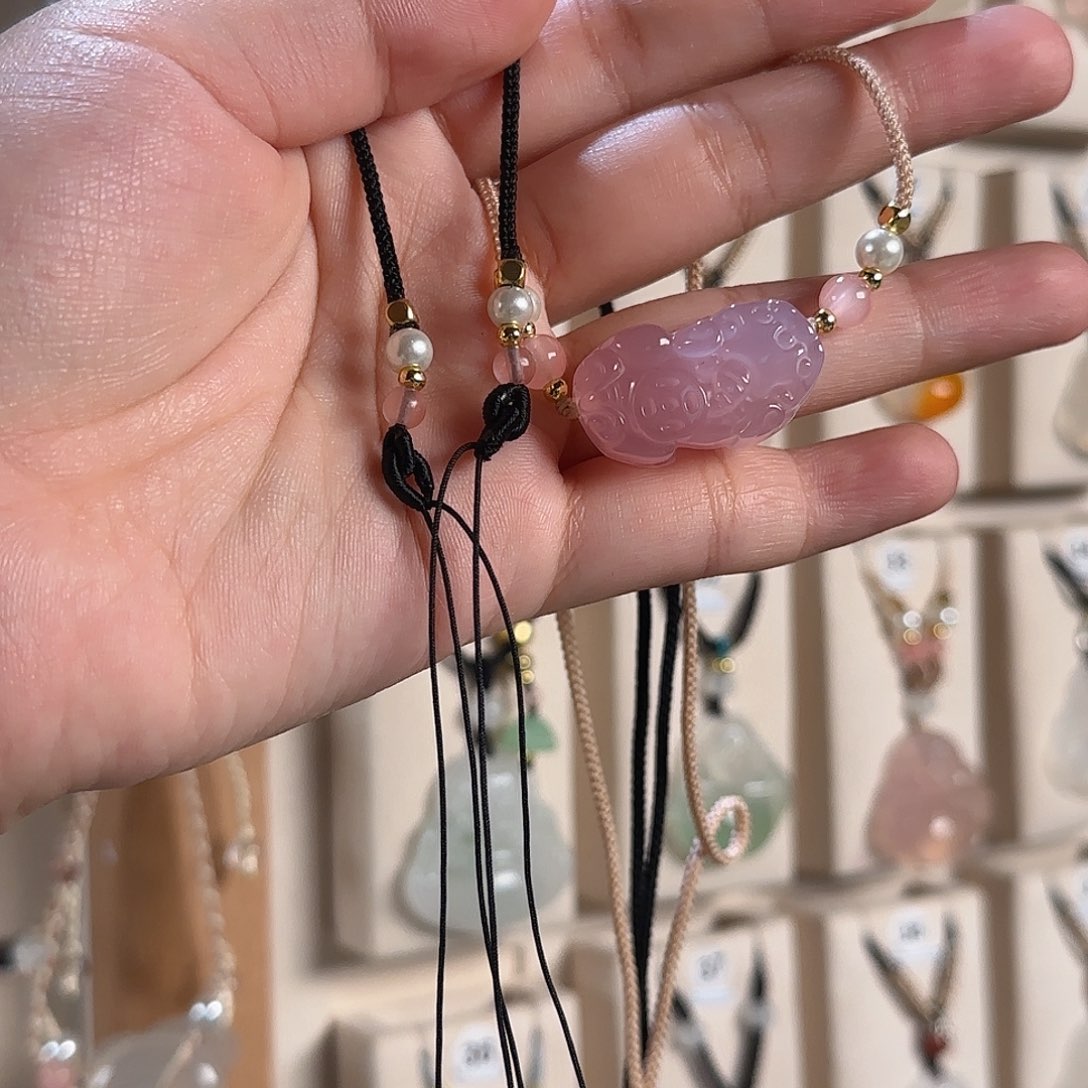 粉***泡玛瑙/玉髓未镶嵌颈饰