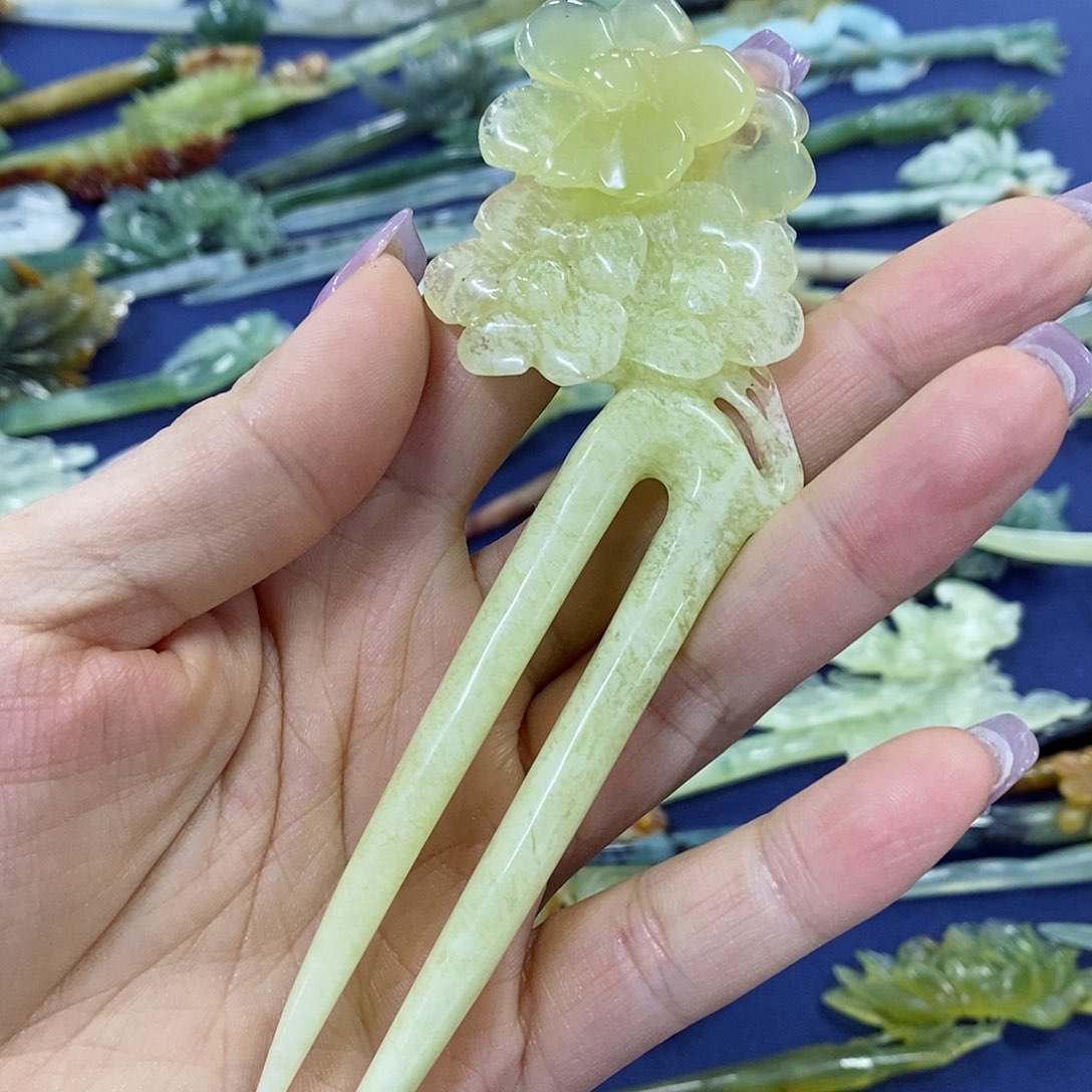 蛇纹石玉发簪未镶嵌