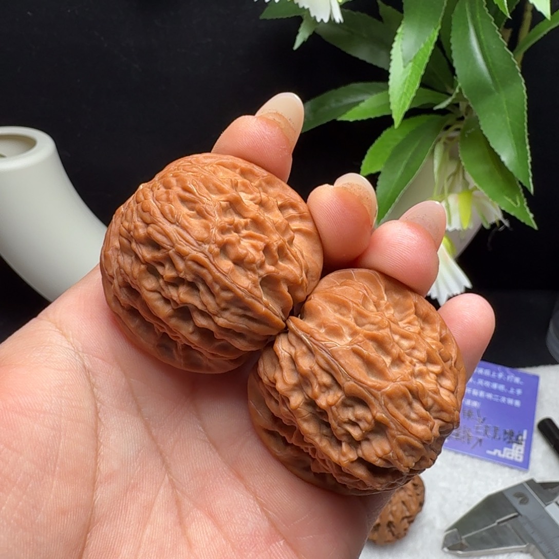 凌***￡把件文玩核桃41原桩正磨