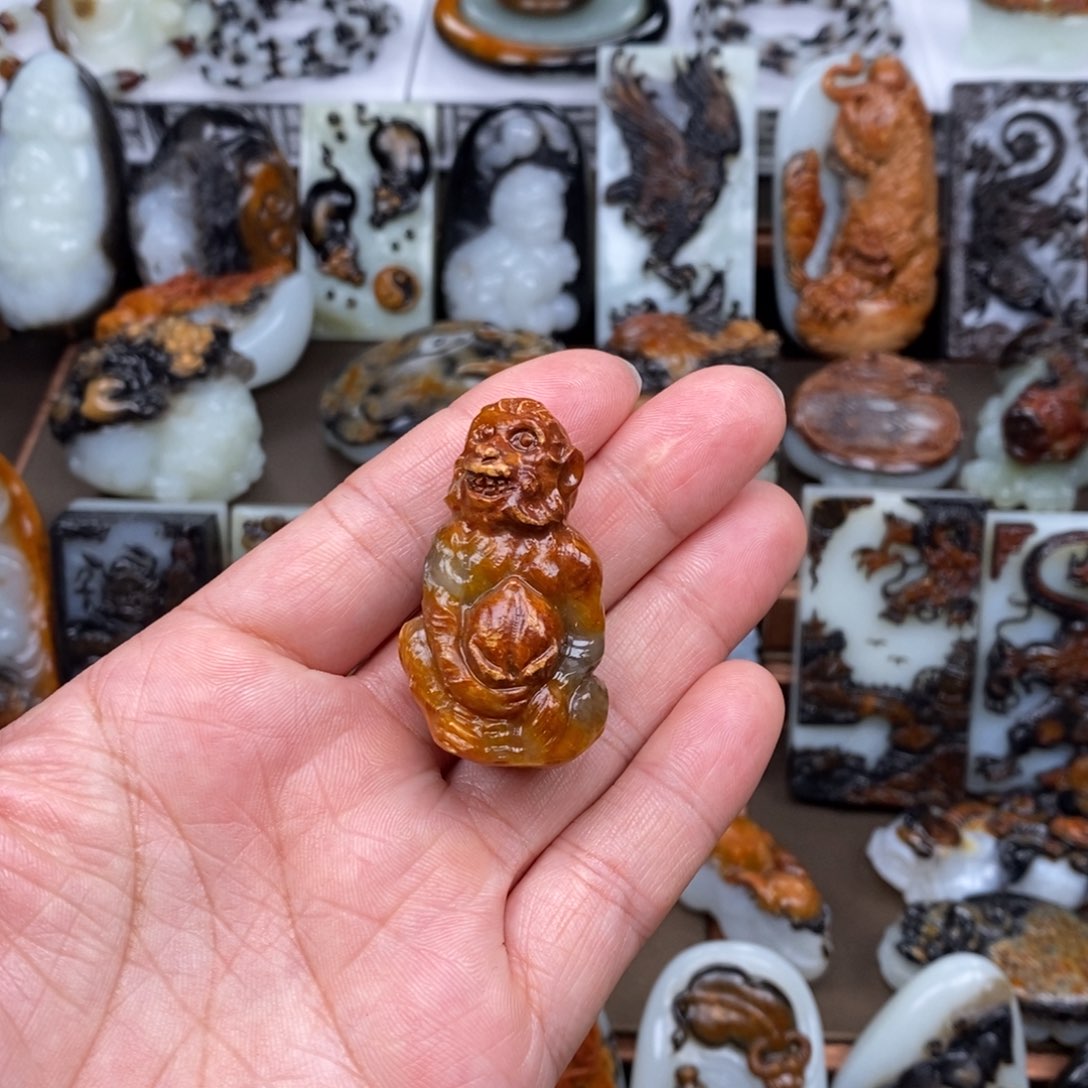 颈饰未镶嵌和田玉