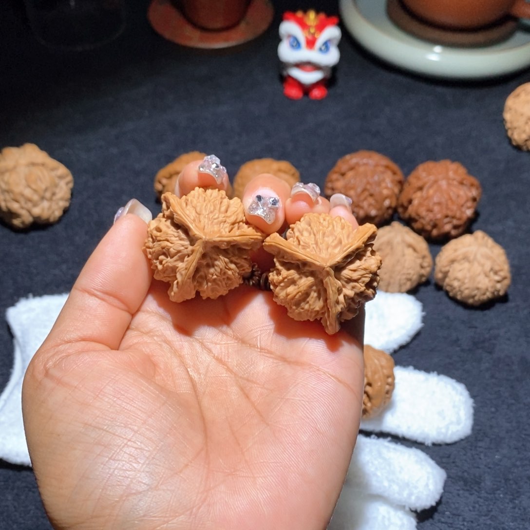 文玩核桃吊坠盘山三棱