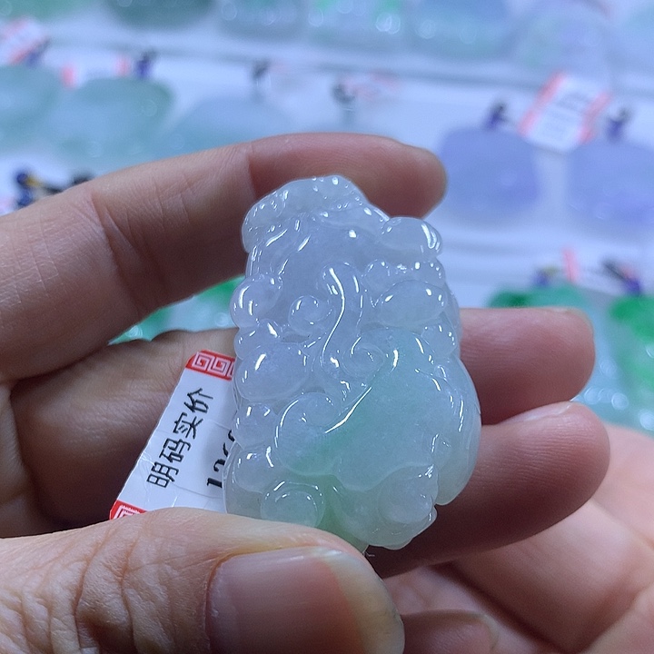 翡翠未镶嵌颈饰天然翡翠吊坠A货