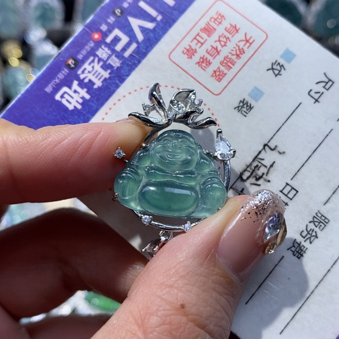 翡翠颈饰未镶嵌翡翠