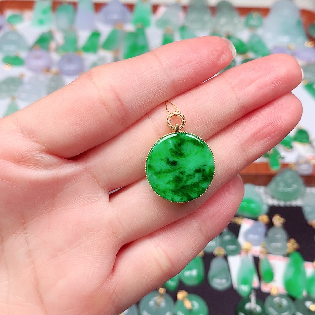 翡翠颈饰18K金镶嵌天然翡翠A货