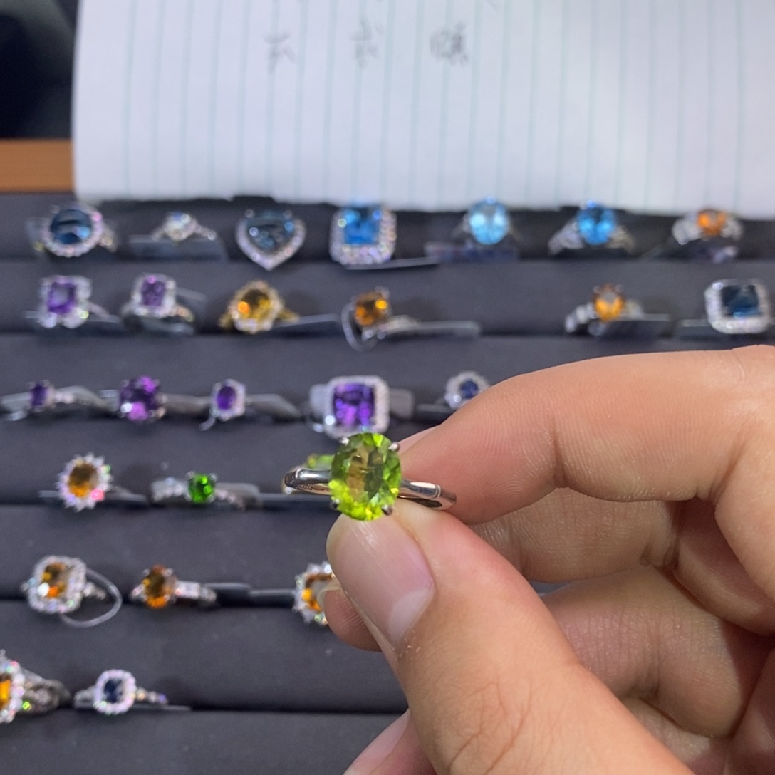 橄榄石戒指银S925镶嵌已****了