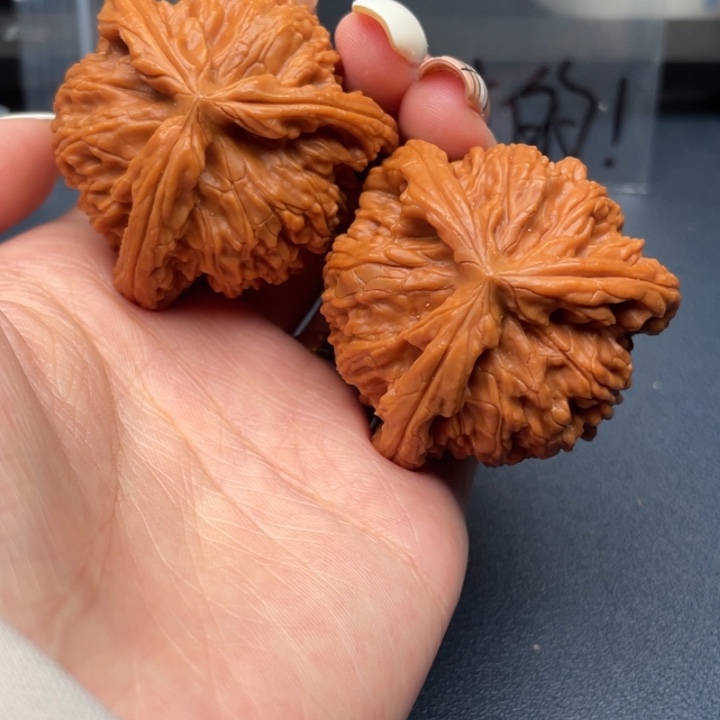 笑***笑文玩核桃吊坠白狮子