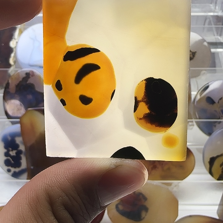 玛瑙/玉髓未镶嵌珠宝奇石
