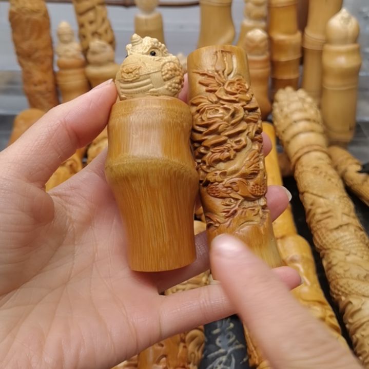 晓***3竹红皮料子浮雕花鸟金蟾