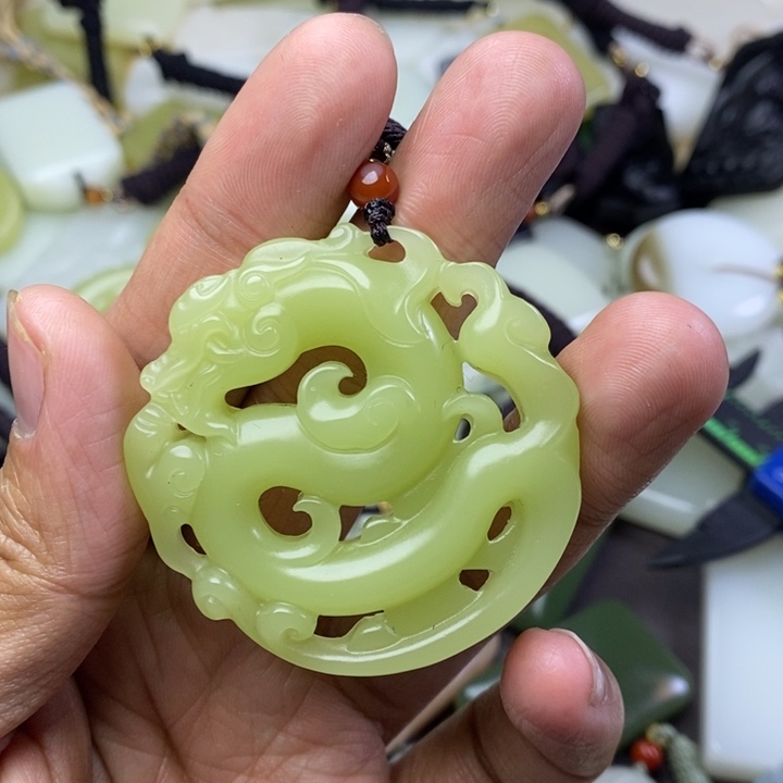 和田玉未镶嵌颈饰