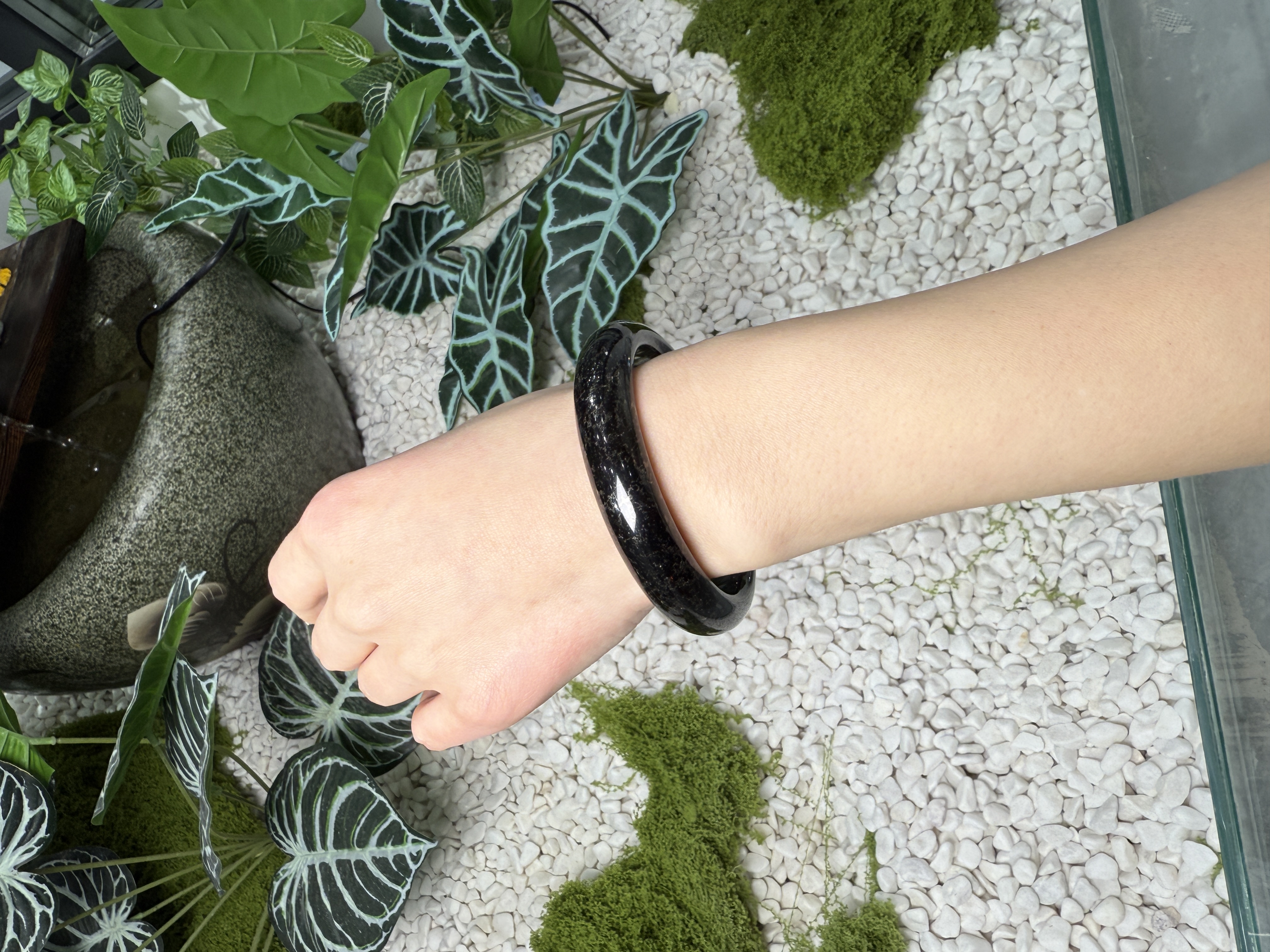 乌鸡圆条女款时尚百搭岫玉手镯发其一