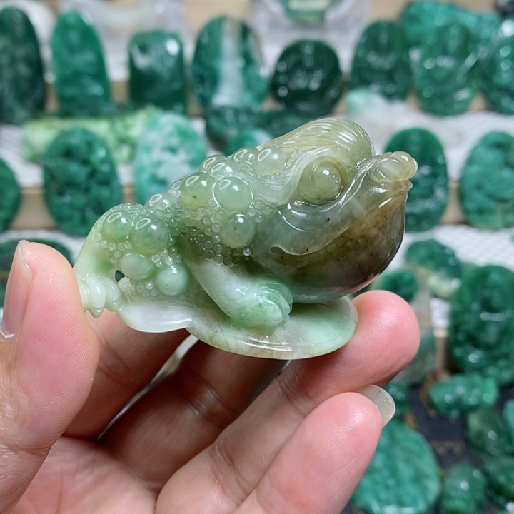 未镶嵌独山玉颈饰