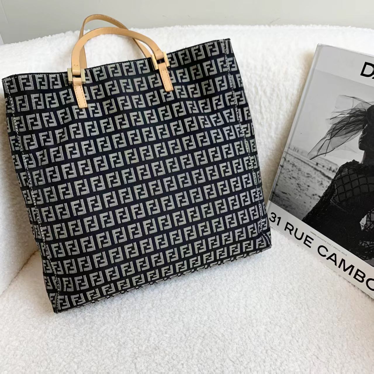 95新 FENDI/芬迪 壹臻/老花中古帆布托特包/12期免息/  14341250