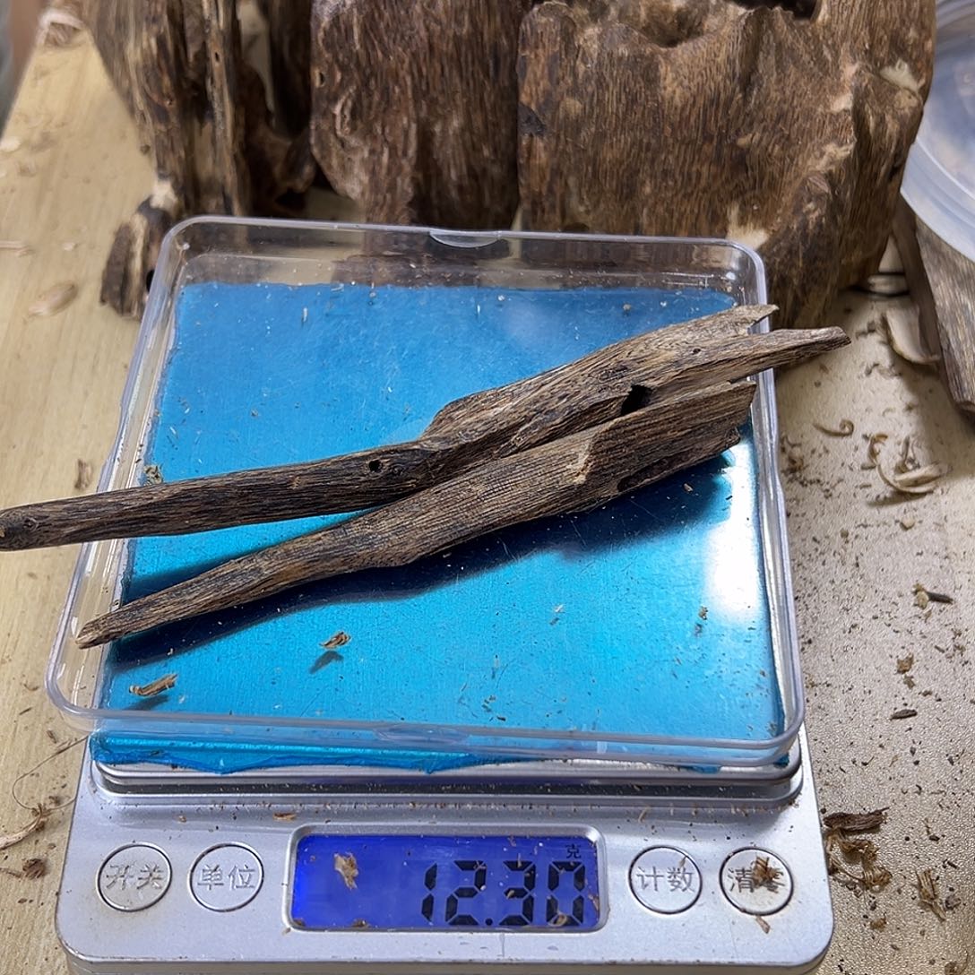 特***特香料绿奇楠虫漏白棋天然虫12克