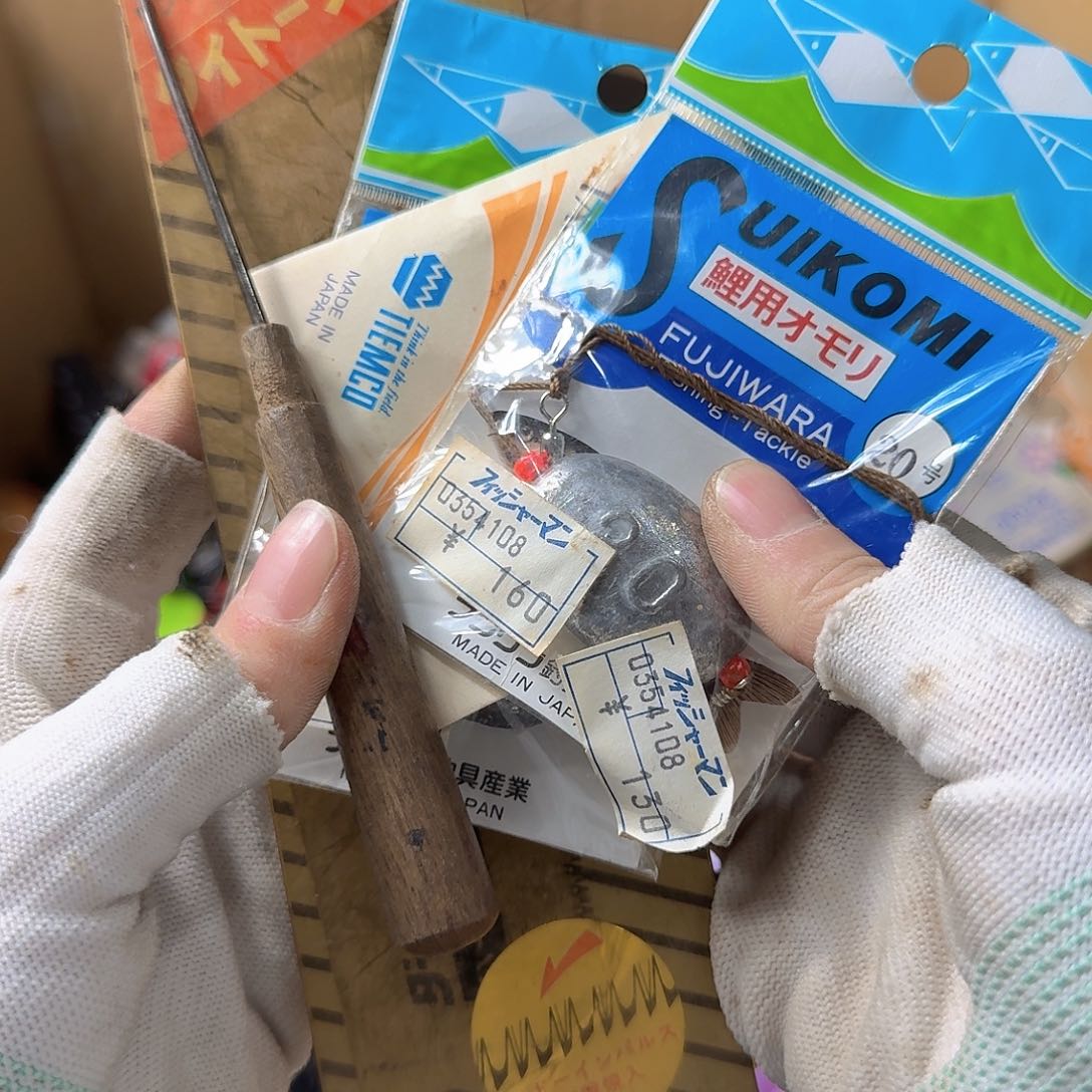 新***子中古商品，瑕疵品，不保好坏。383