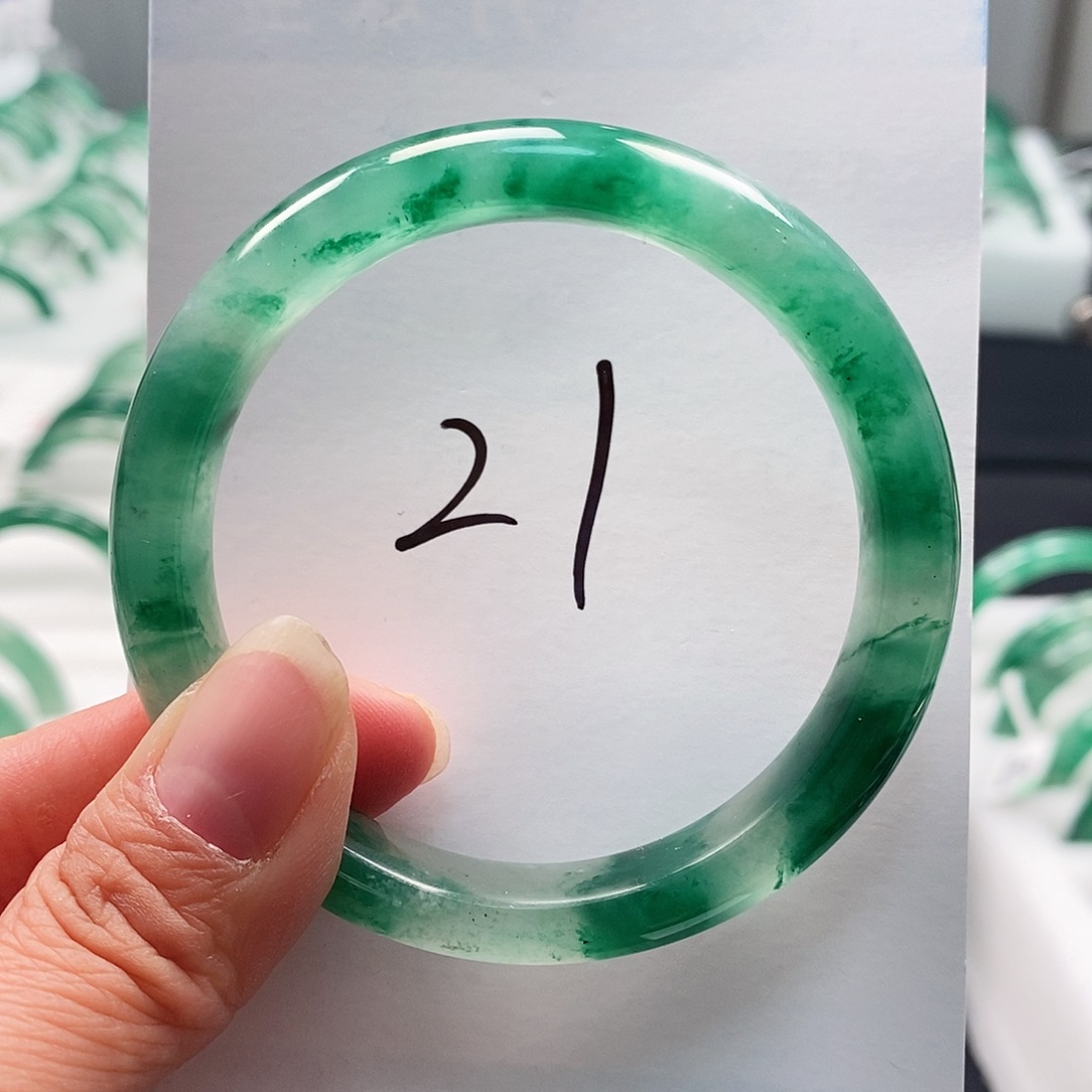 石英质玉未镶嵌手镯56.8圈口手镯