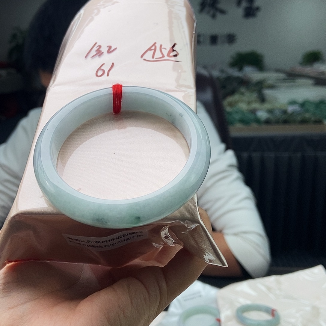 翡翠未镶嵌手镯拍一发一