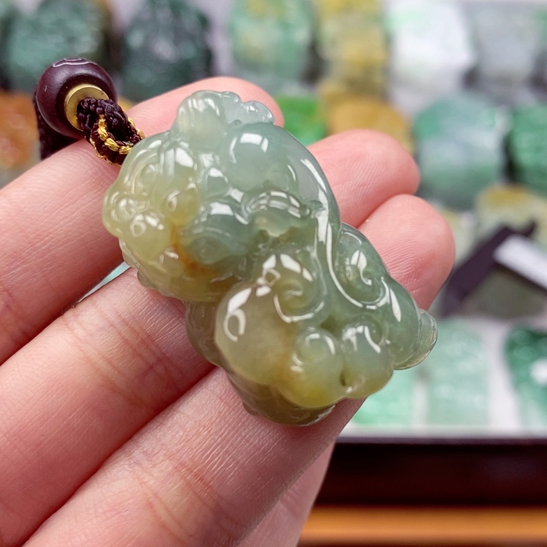 翡翠颈饰未镶嵌翡翠