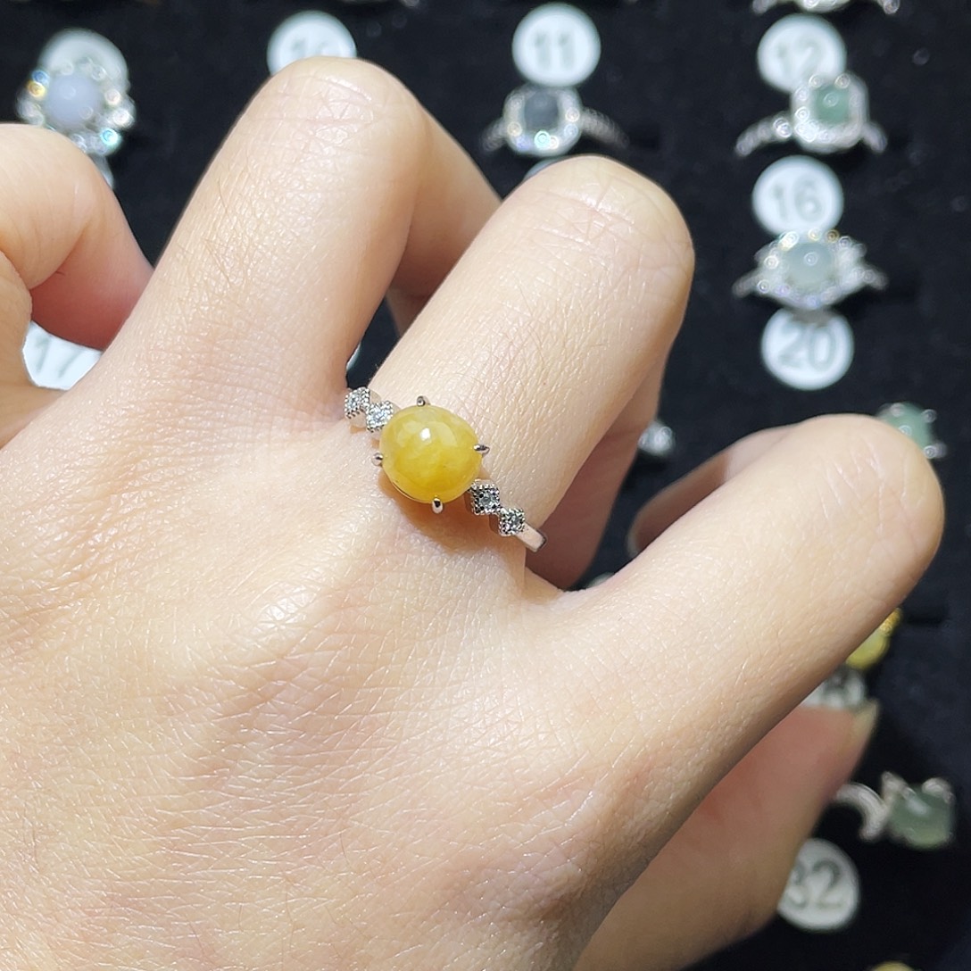 翡翠未镶嵌戒指戒指