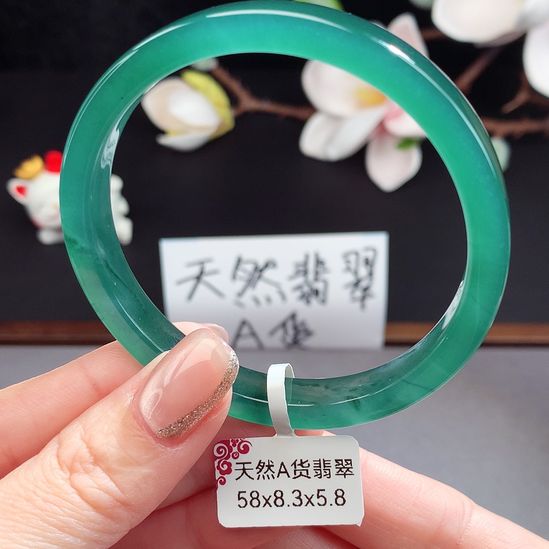 翡翠手镯（圆镯）未镶嵌