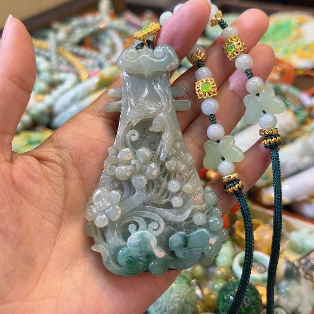 翡翠颈饰未镶嵌待编款