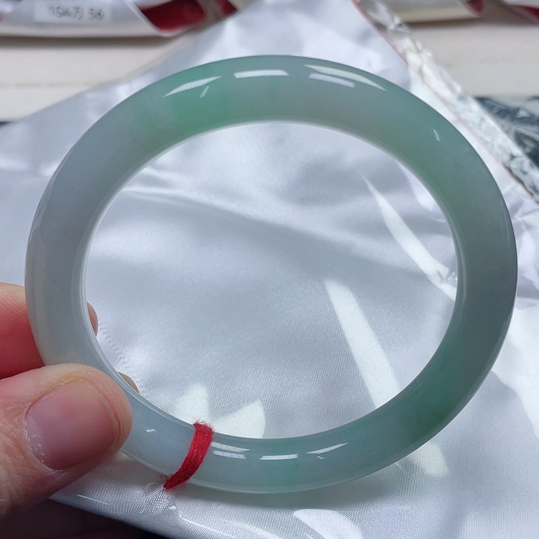 未镶嵌手镯（圆镯）翡翠