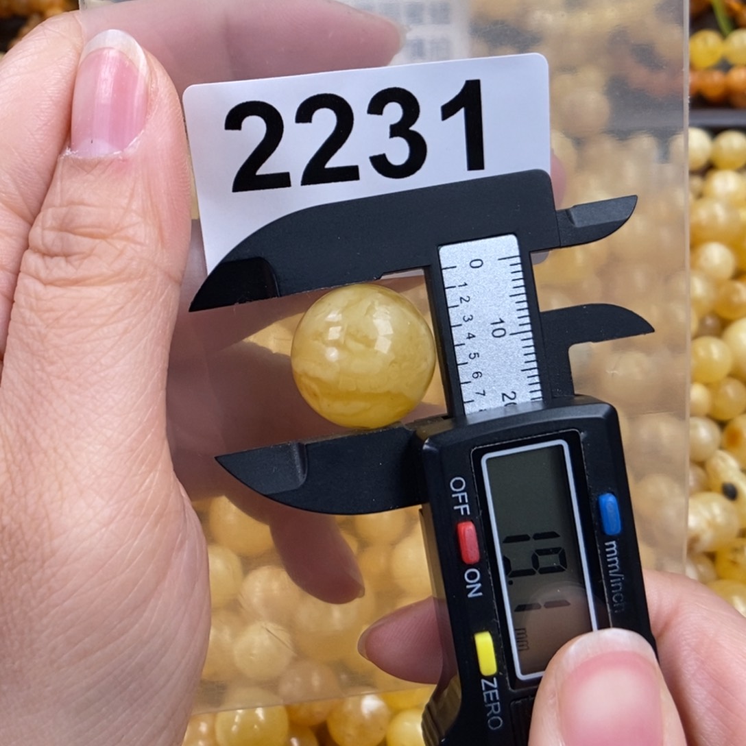 未镶嵌琥珀珠宝奇石