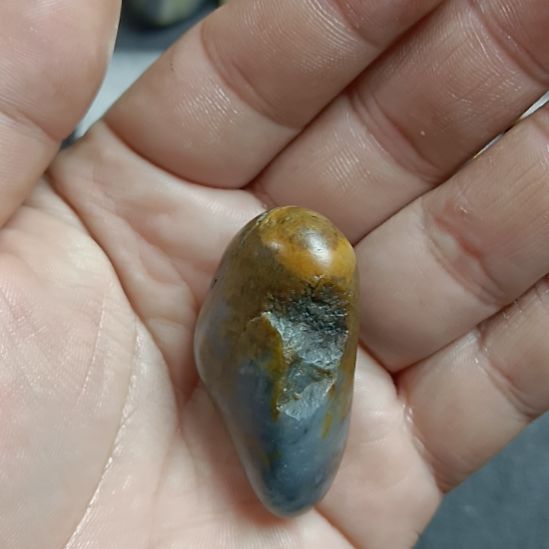 和田玉未镶嵌车挂