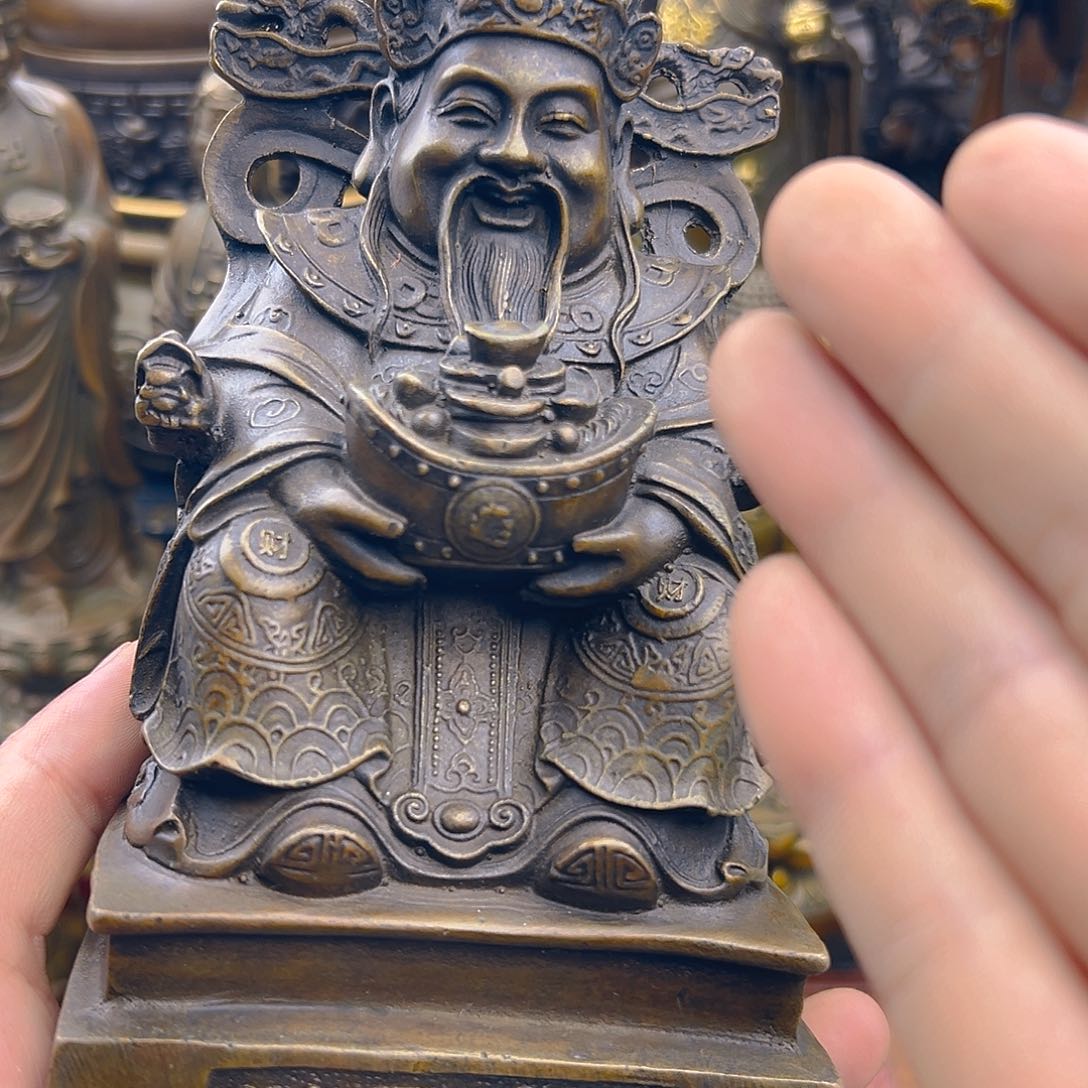 铜工艺美术品等多家艺术机构收藏