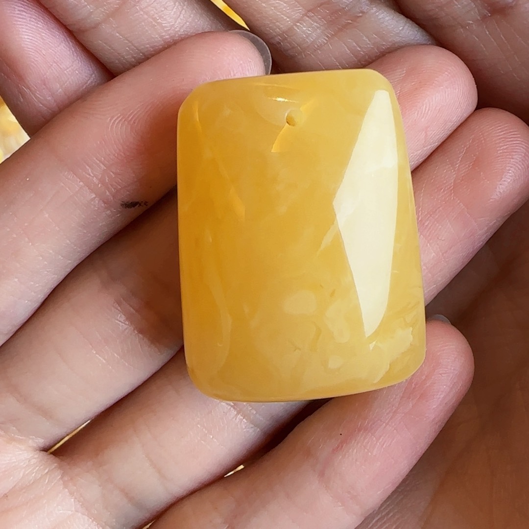 蜜蜡裸石未镶嵌蜜蜡