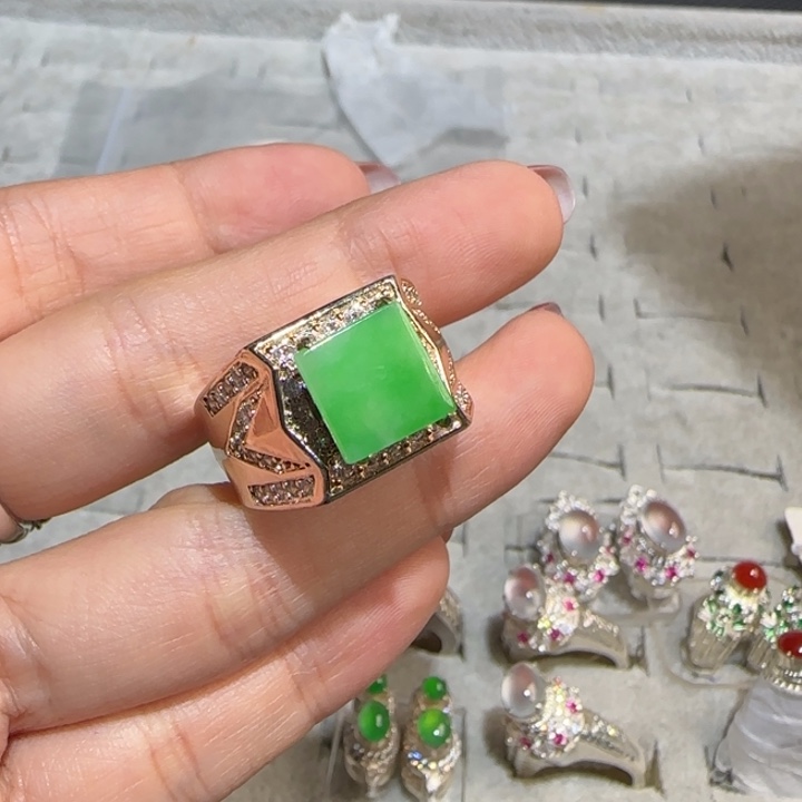 定制翡翠未镶嵌翡翠
