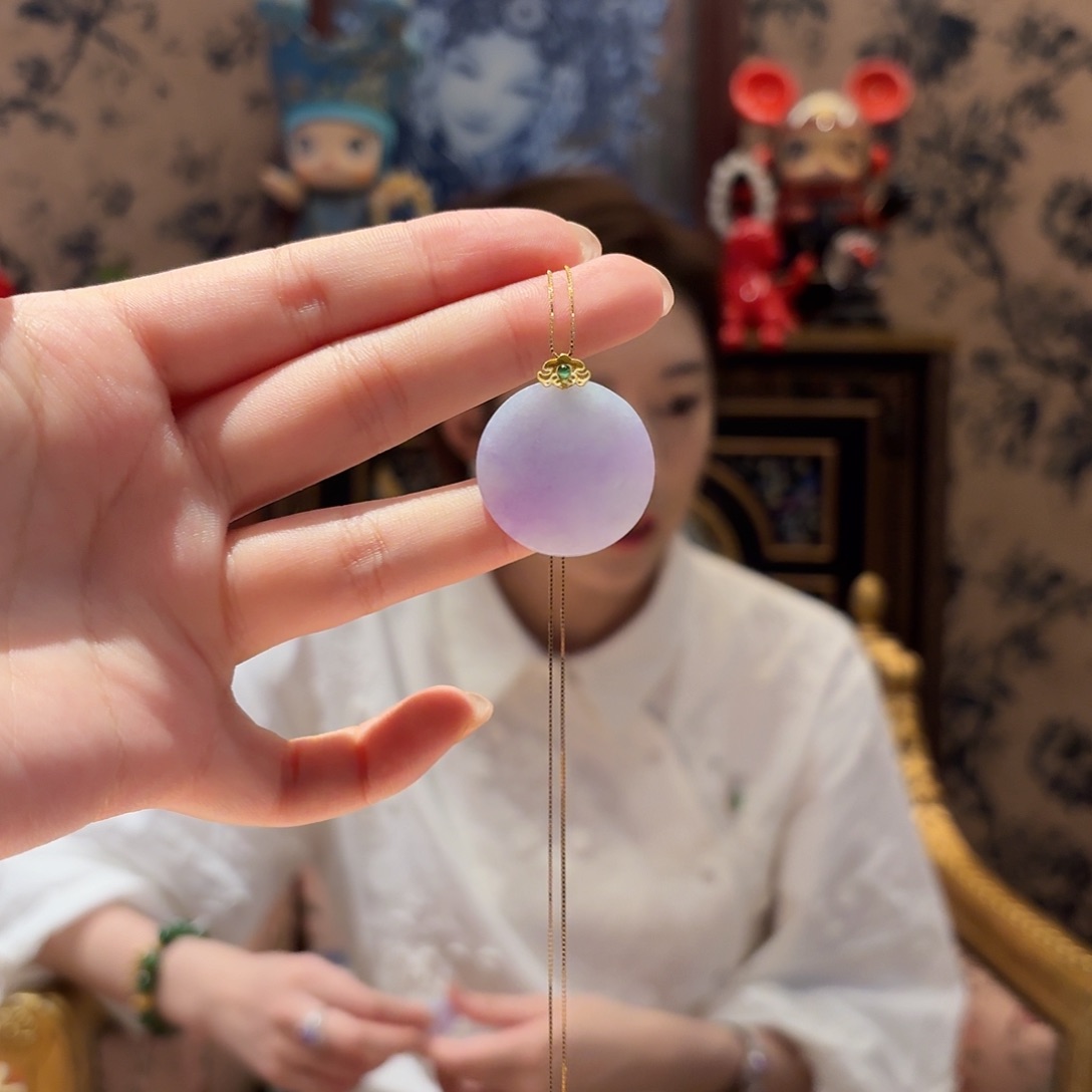 翡翠吊坠(赠链)18K金镶嵌阿*莎