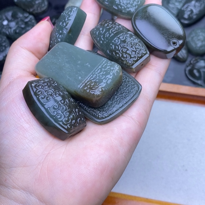 大***2颈饰未镶嵌和田玉