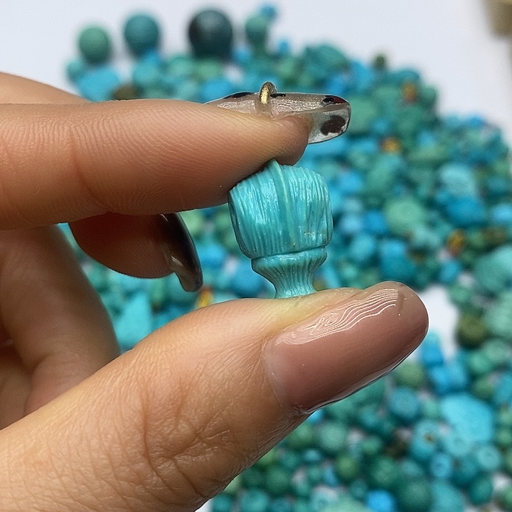 绿松石未镶嵌珠宝奇石