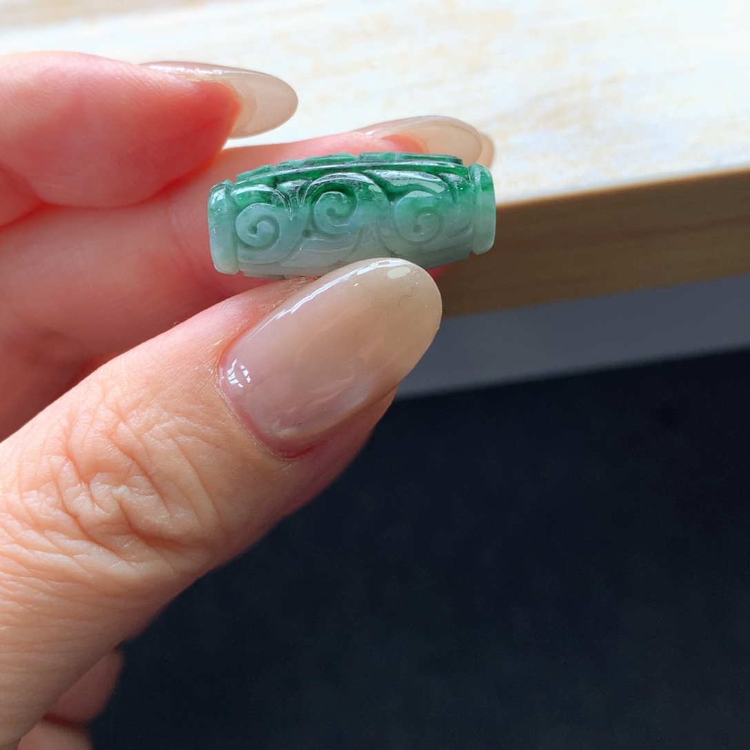 翡翠未镶嵌颈饰吊坠