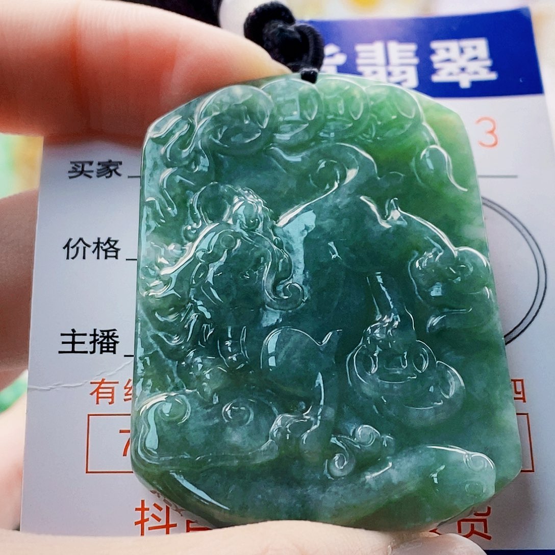 吊坠(不含链)未镶嵌翡翠