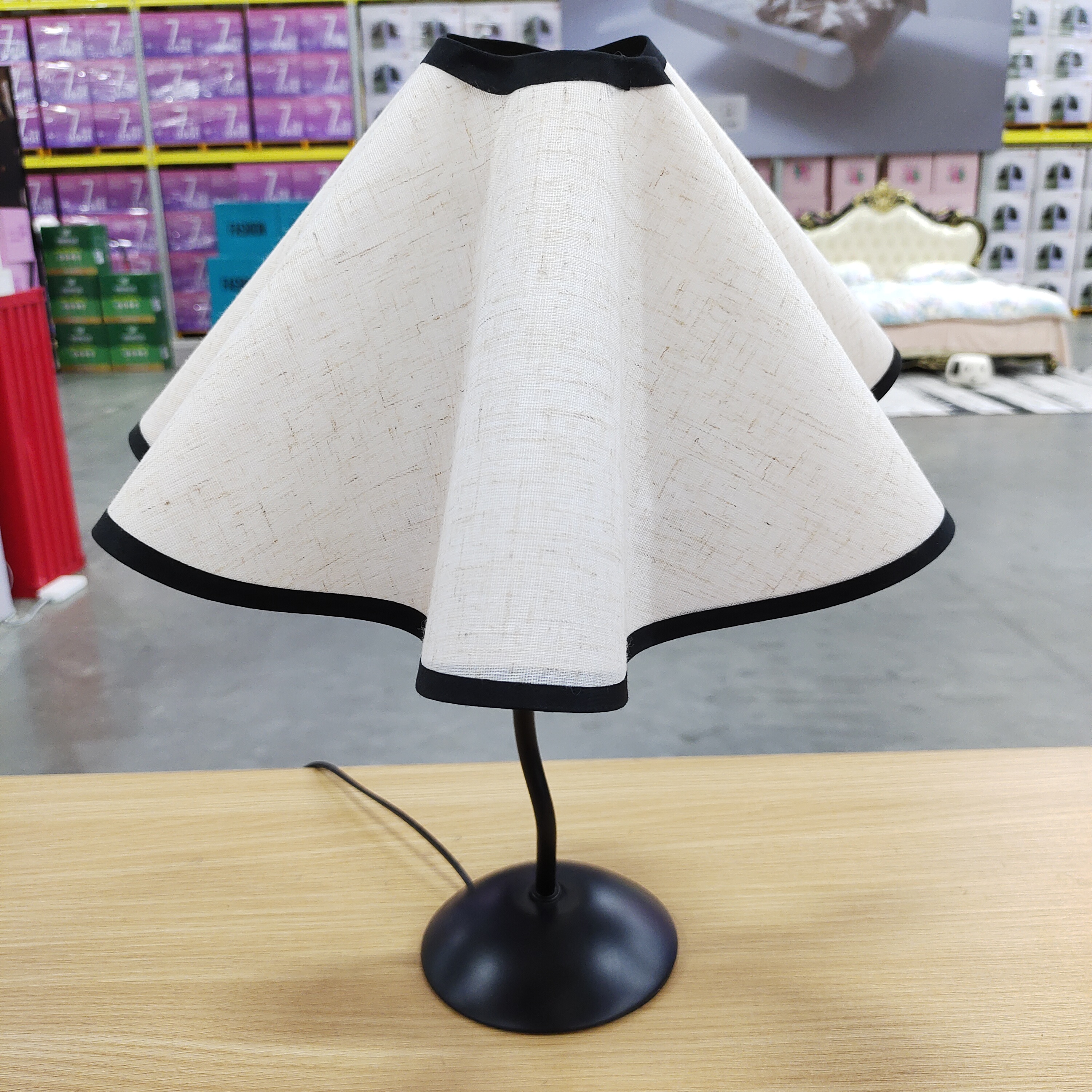 花瓣复古台灯ins高级简约法式浪漫书房卧室氛围灯网红中式床头灯