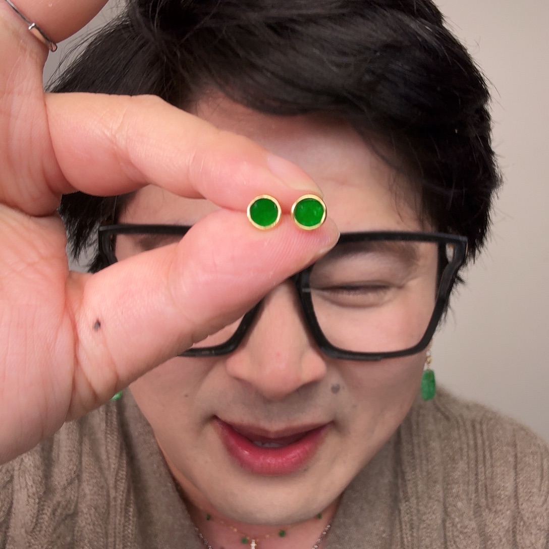 翡翠未镶嵌颈饰一对