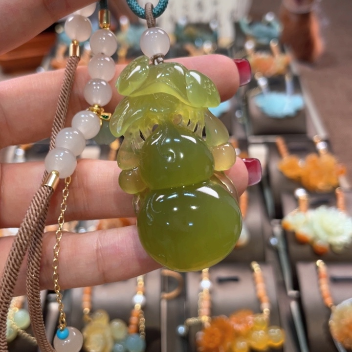 蛇纹石玉未镶嵌吊坠(赠链)