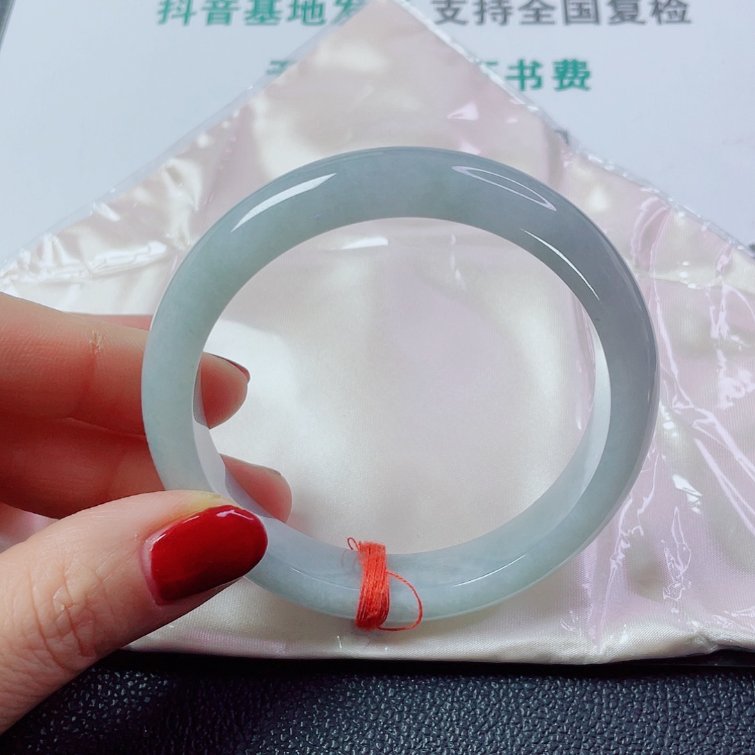 艾***祺翡翠未镶嵌手镯天然