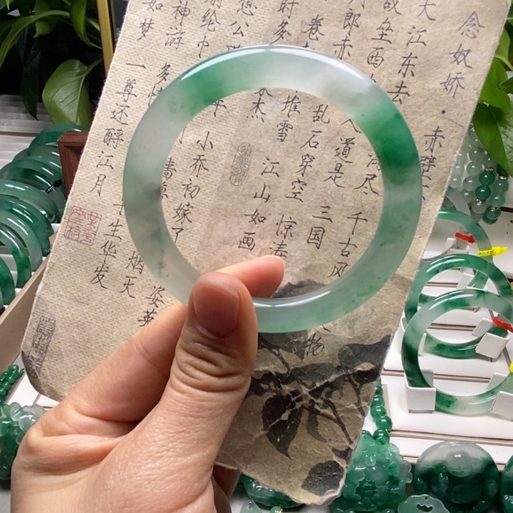 石英质玉未镶嵌手镯