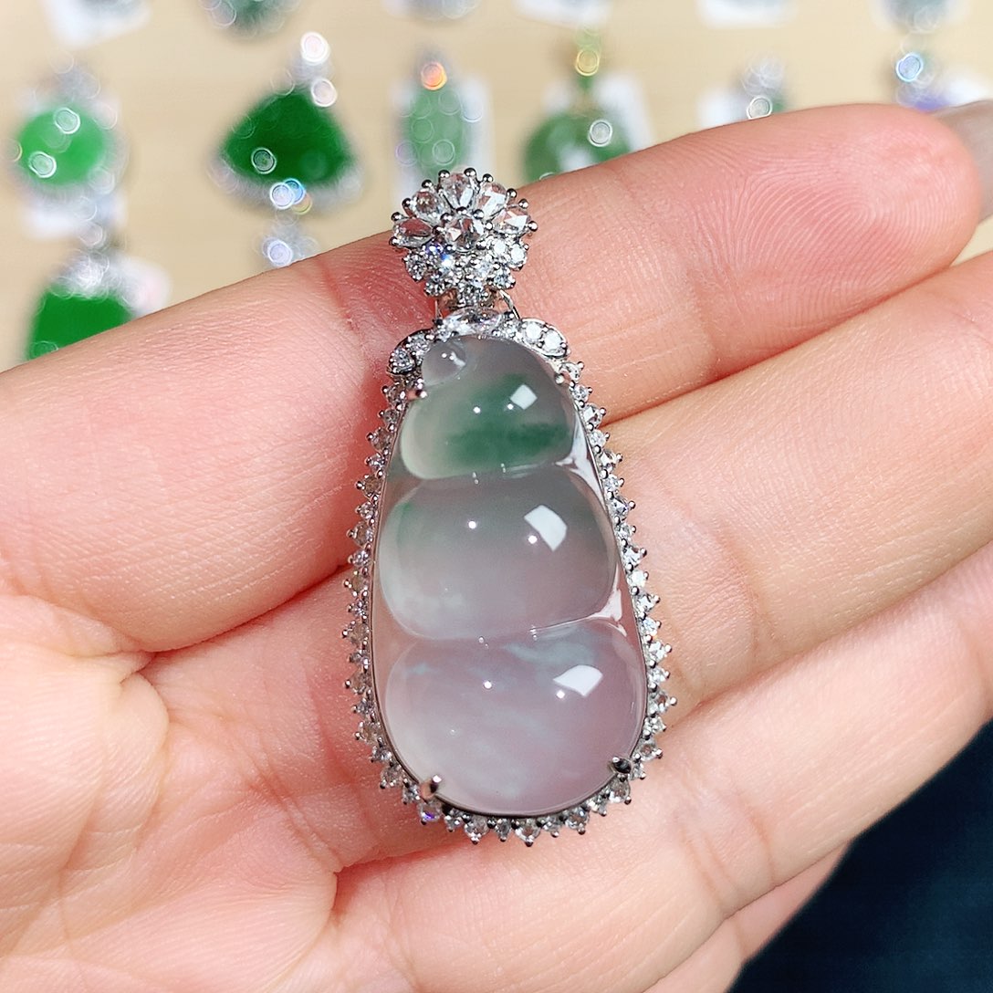 翡翠颈饰未镶嵌福豆