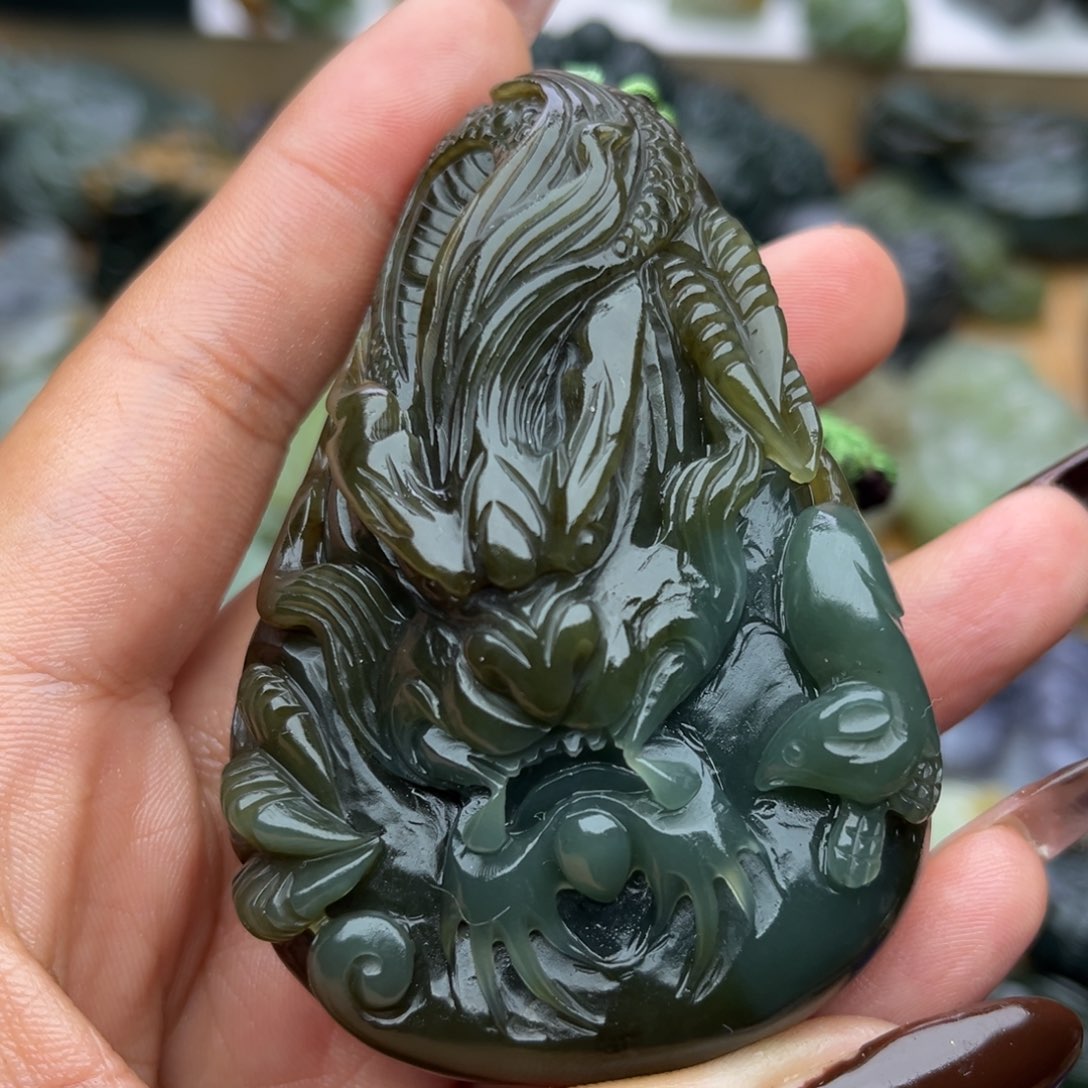 和田玉未镶嵌颈饰