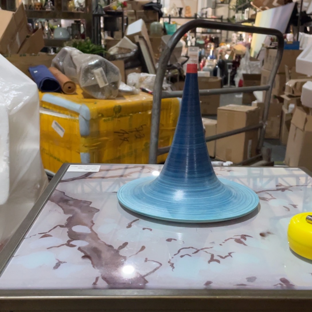 R****镜陶瓷花瓶，家居摆件。