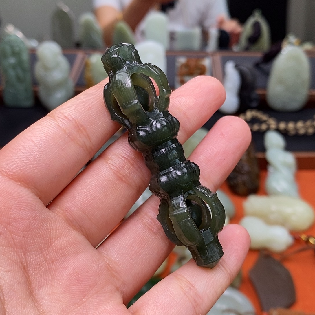 颈饰未镶嵌和田玉