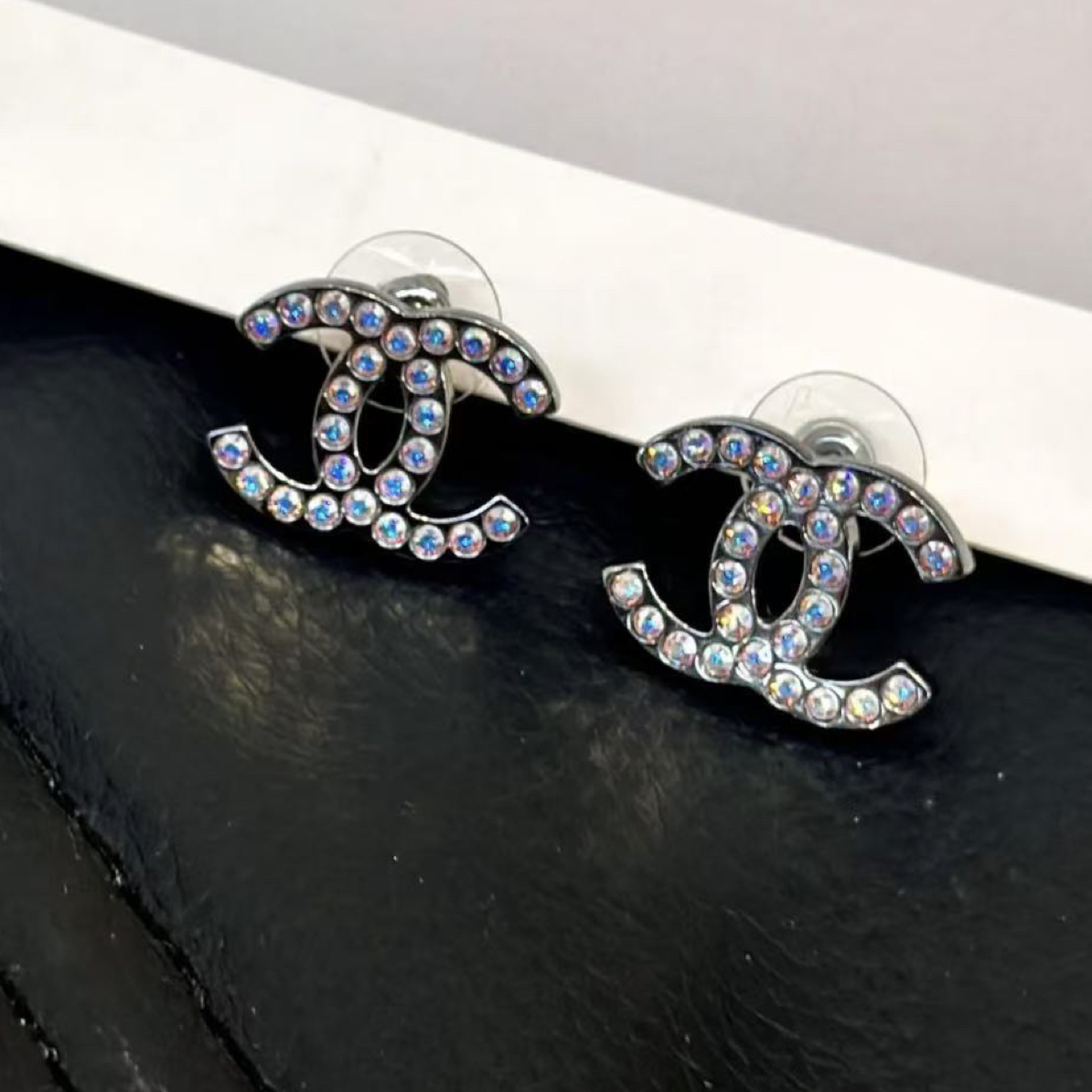 95新 Chanel/香奈儿 蓝色炫彩钻钻双c耳钉 18397329 nn