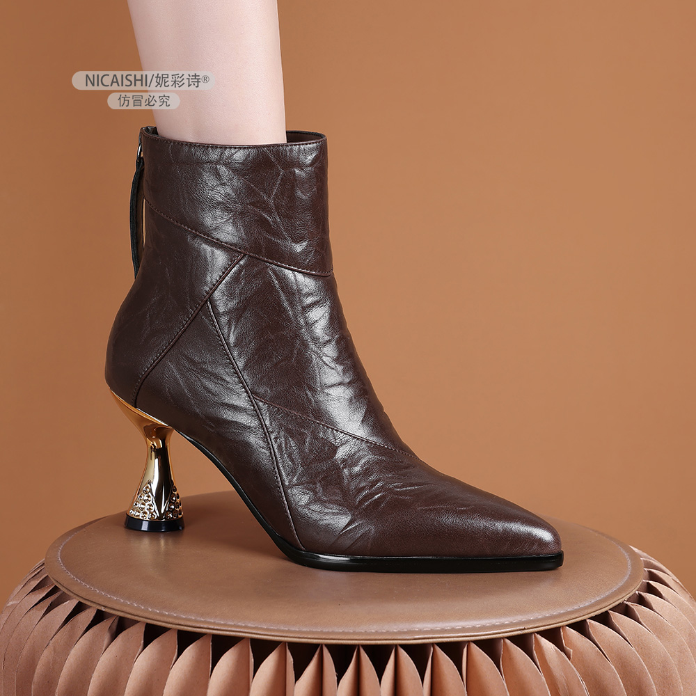 2025年新款欧美高级感气质尖头显瘦短靴爆款百搭巨好看短靴女3511