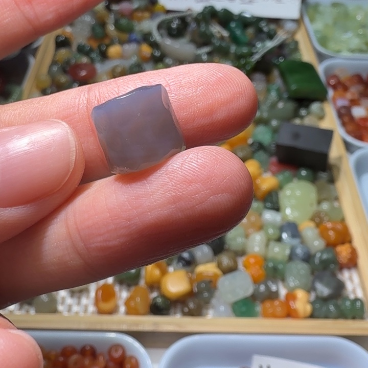 和田玉未镶嵌珠宝半成品