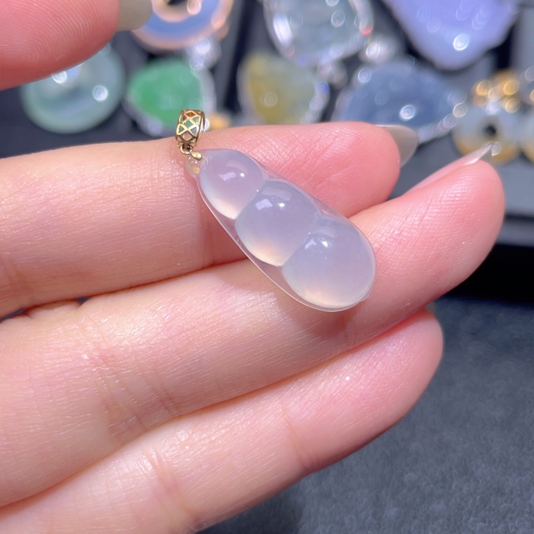 颈饰18K金镶嵌翡翠翡翠