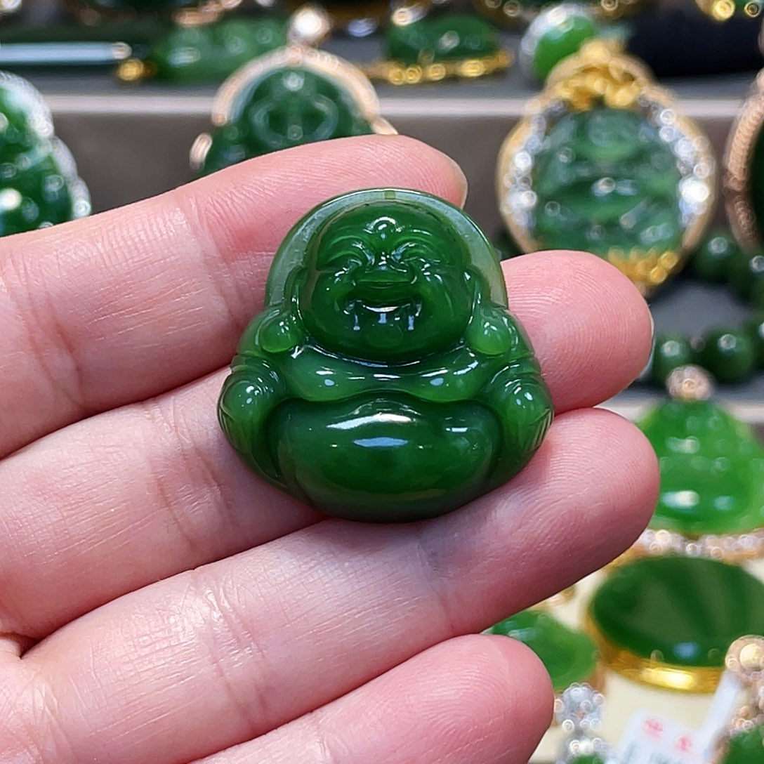 和田玉（碧玉）颈饰未镶嵌阳绿佛公30