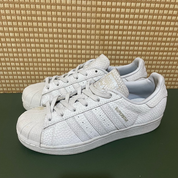 40码 adidas纯白灰 低帮板鞋 99新